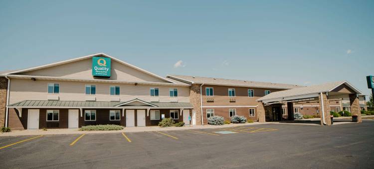 昆特品质酒店及套房沃特敦近草原湖冰场(Quality Inn & Suites Watertown Near Prairie Lakes Ice Arena)图片