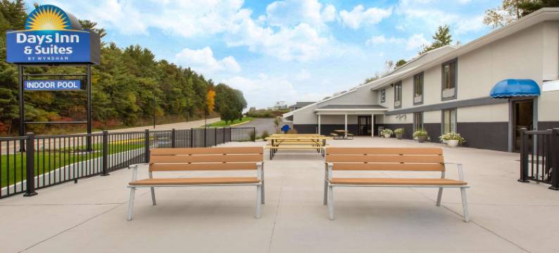 威斯康星戴尔斯温德姆戴斯套房酒店(Days Inn & Suites by Wyndham Wisconsin Dells)图片