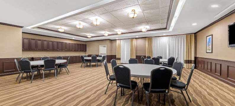 路易斯维尔湖滨舒适套房酒店(Comfort Inn & Suites Near Lake Lewisville)图片