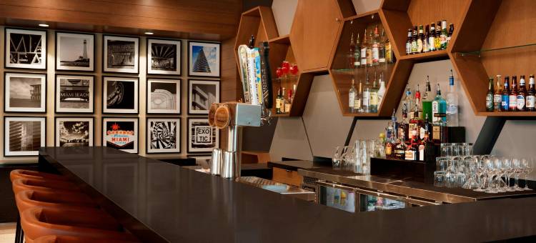 迈阿密机场福朋喜来登酒店(Four Points by Sheraton Miami Airport)图片