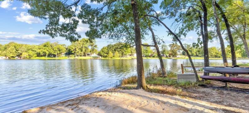 Luxury Tiny Home with private sand beach lake access and Hot Tub图片