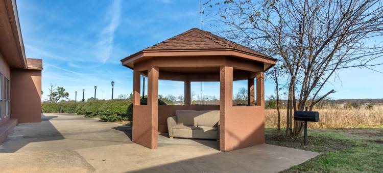 红屋顶套房酒店-萨尔弗斯普林斯(Red Roof Inn & Suites Sulphur Springs)图片