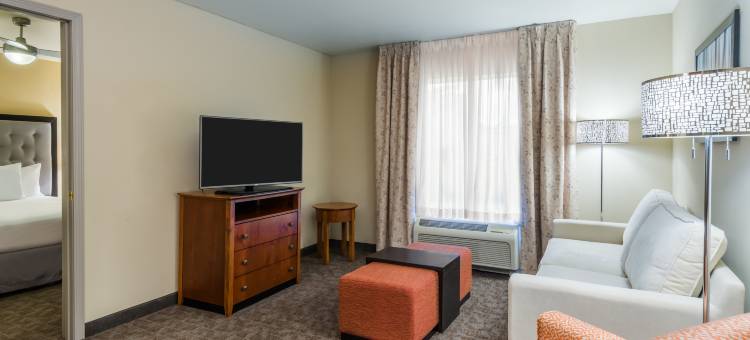 圣路易斯河港机场西长住套房酒店(Larkspur Landing Extended Stay Suites St Louis Riverport)图片