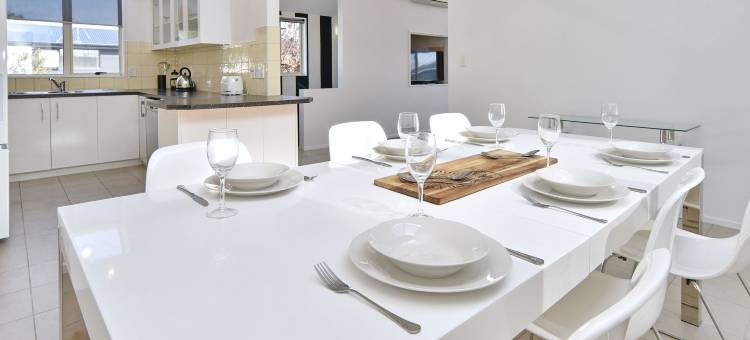 Moa Place - 基督城度假屋(City Haven - 4Br for Families & Friends, Secure Parking)图片