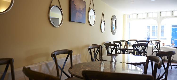 餐厅客房(Valentino s Restaurant with Rooms)图片