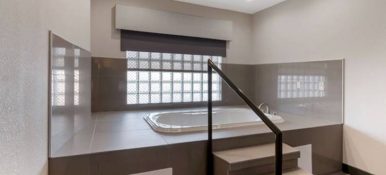 利伯蒂贝斯特韦斯特精品酒店及套房(Best Western Premier Liberty Inn  Suites)图片