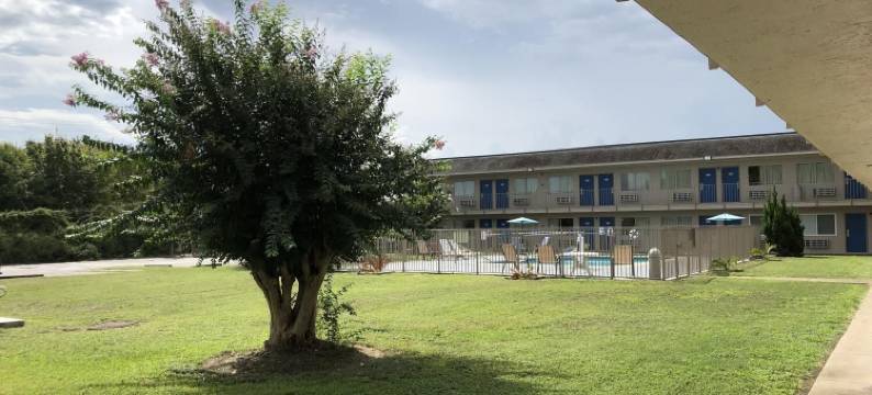 6克卢特汽车旅馆(Motel 6 Clute, TX)图片