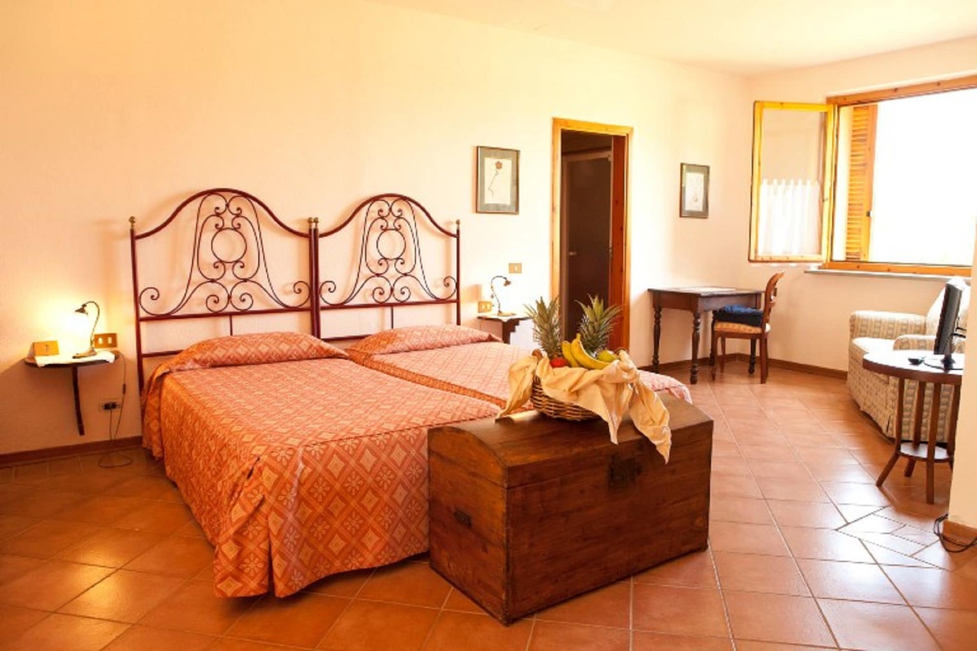 Montebelli Agriturismo & Country Hotel Over view