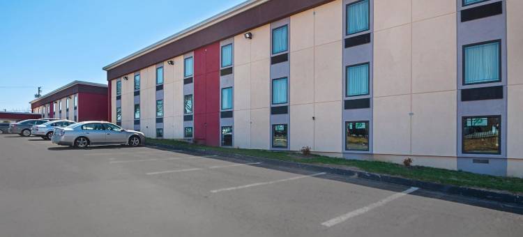 皮姆利科赛马场附近凯艺酒店(Quality Inn Near Pimlico Racetrack)图片