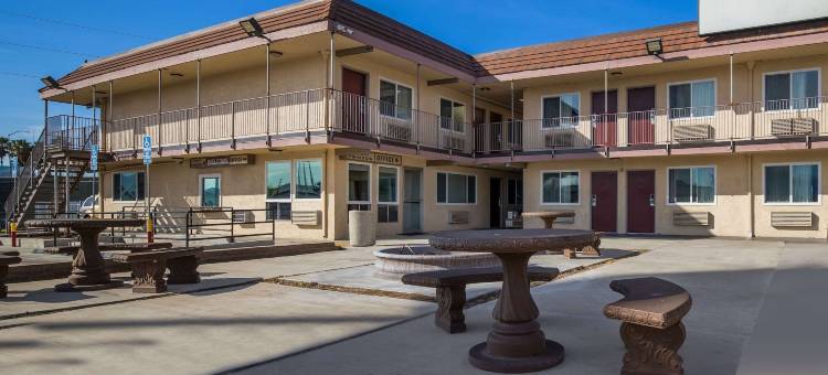 罗德威旅馆圣贝纳迪诺 - 科尔顿(Rodeway Inn San Bernardino - Colton)图片