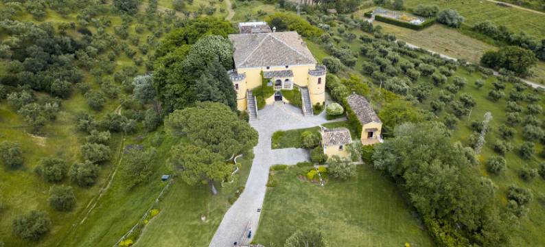 瑟拉古伊门塔城堡酒店(Castello di Serragiumenta)图片