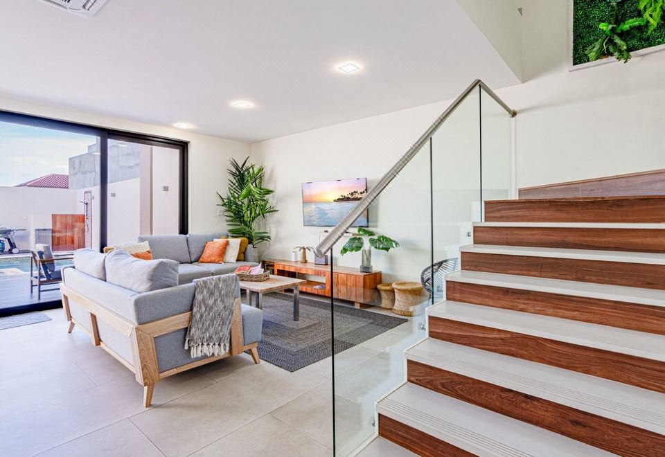 Endless Summer in Catalina Beach. Walking distance to snorkeling with turtles. Hotel Overview