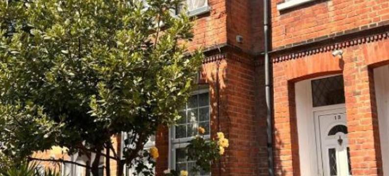 斯劳车站附近的韦尔斯利小憩(SnoozeDen Wellesley – Near to Slough Station)图片