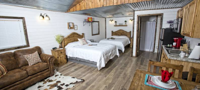 斯戴特莱恩小屋房车酒店(Stateline Cabins & RV)图片