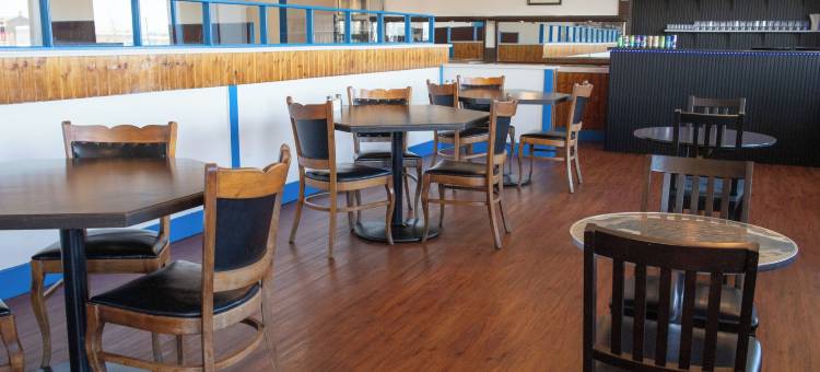 道森克里克戴斯酒店(Ramada by Wyndham Dawson Creek)图片