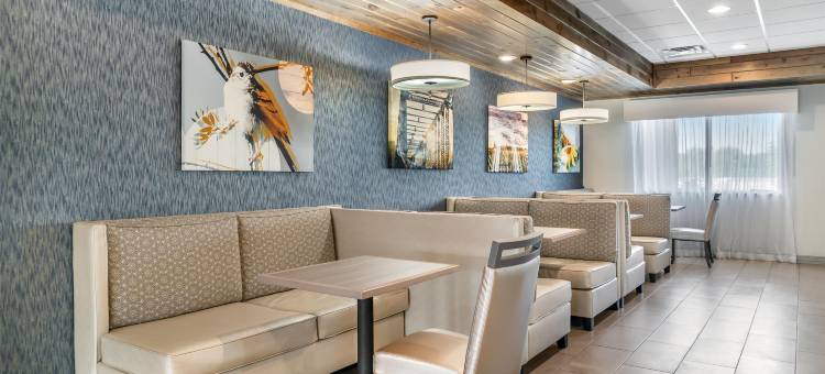 韦兰贝斯特韦斯特优质酒店(Best Western Plus Wayland Hotel)图片