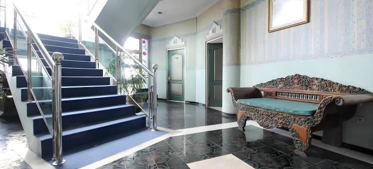 阿库尔酒店玛琅博罗米特拉红门(Akur Hotel Malioboro Mitra RedDoorz)图片