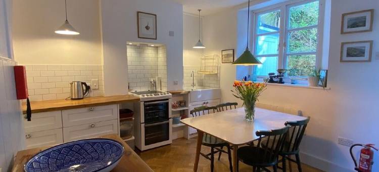 Stunning cottage with incredible views of Dartmouth and River Dart. Dog friendly图片