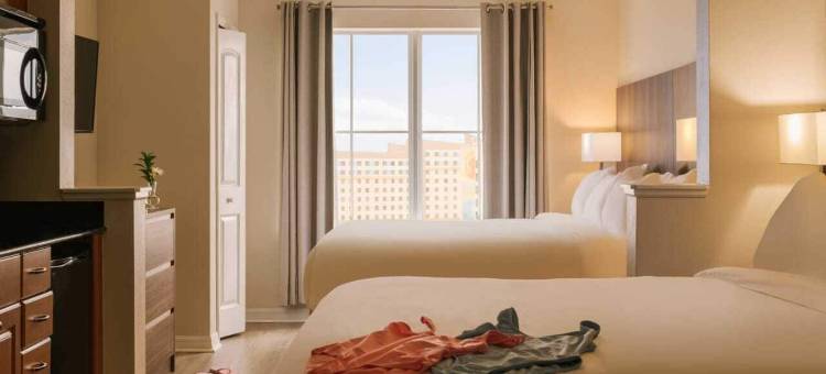 The Point by Edge图片