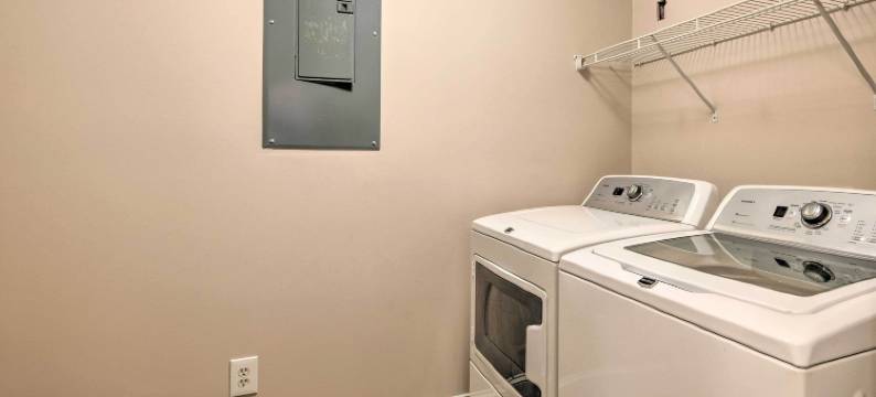 大院子加游戏：波帕克的埃奇沃特度假屋！(Large Yard and Games Edgewater Escape in Paupack!)图片