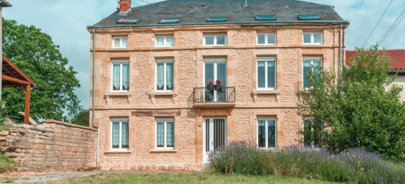 Cottage in Nouart Countryside图片