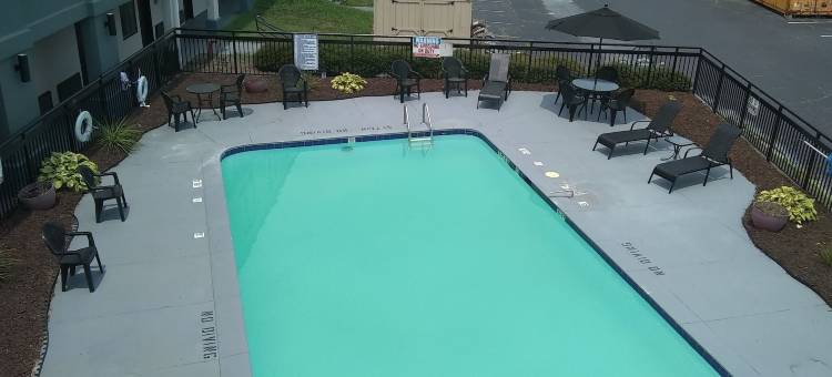 凯隆波因特酒店 - 格林斯伯勒休憩游乐区(Clarion Pointe - Greensboro Coliseum Area)图片