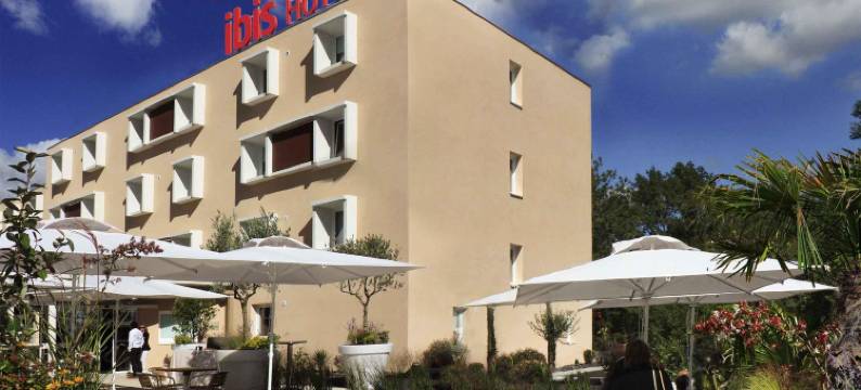 宜必思勒普赞罗纳河谷酒店(Ibis Loriol le Pouzin)图片