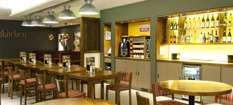 莱名顿斯巴中心酒店(Premier Inn Leamington Spa Town Centre)图片