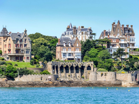 宜必思圣马洛海滨酒店