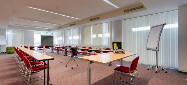 宜必思斯图加特机场会展中心酒店(Ibis Stuttgart Airport Messe)图片