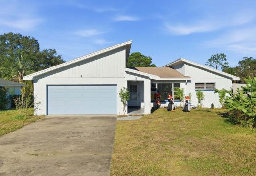 The Lake Home - Beautiful Oasis in the Heart of Florida! 2 Bedroom Home by RedAwningHotel Overview