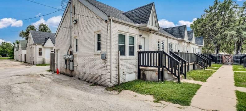 Nearby Downtown Wichita W/ Stacked W&D!图片