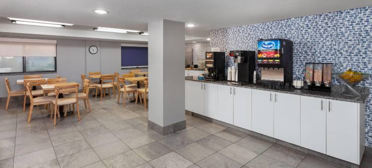 AmericInn酒店阿普尔顿北部/利特尔丘特(AmericInn by Wyndham Appleton North/Little Chute)图片