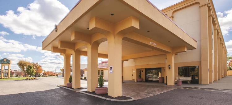 坎顿阿什伯恩/名人堂I-77酒店(Ashbourne Hotel Canton/Hall of Fame I-77)图片