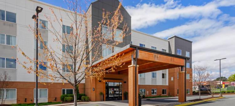 夏洛茨维尔UVA丽怡酒店(Country Inn & Suites by Radisson, Charlottesville-UVA, VA)图片