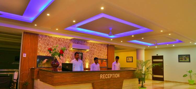 鲁比石头希夫维拉斯宫殿(Rubystone Shiv Vilas Palace)图片