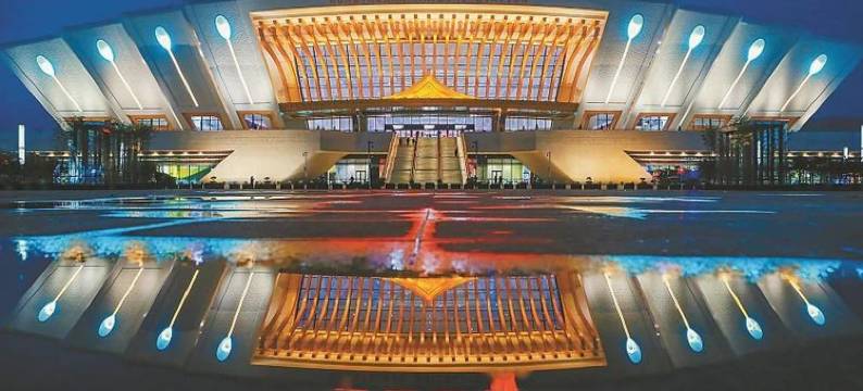 昆明•鸿都｜PREMIUM•STAYWITHCOMFORT 酒店(高铁南站大学城店)图片
