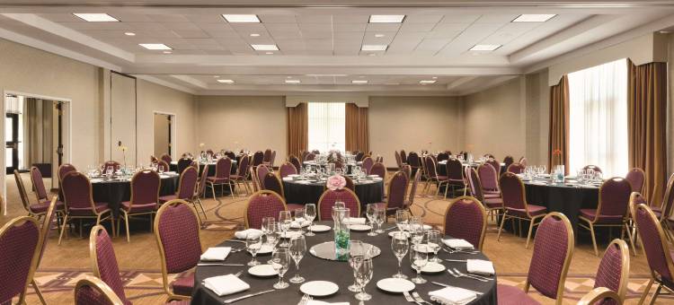 密尔沃基布鲁克菲尔德希尔顿逸林酒店(DoubleTree by Hilton Hotel Milwaukee - Brookfield)图片