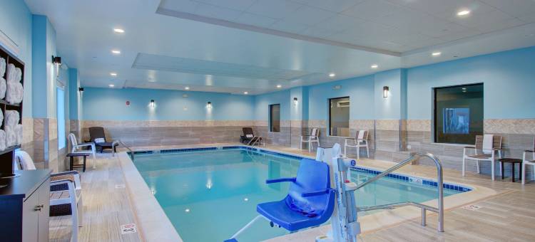 波士顿斯托顿欢朋套房酒店(Hampton Inn & Suites Boston/Stoughton)图片