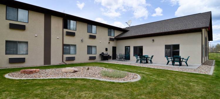 温泉村呗盟套房酒店(Baymont by Wyndham Hot Springs)图片