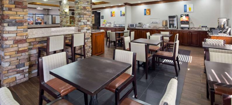 拜伦贝斯特韦斯特套房酒店(Best Western Inn  Suites)图片