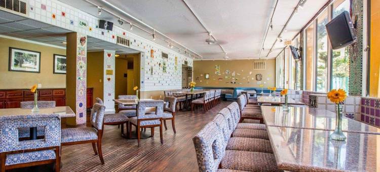 洛杉矶蒙特贝洛品质酒店及套房(Quality Inn & Suites Montebello - Los Angeles)图片