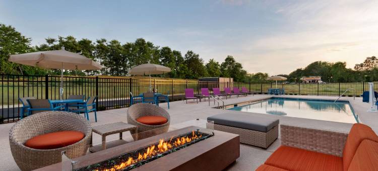 布拉塞尔顿拉昆塔温德姆套房酒店(La Quinta Inn & Suites by Wyndham Braselton)图片