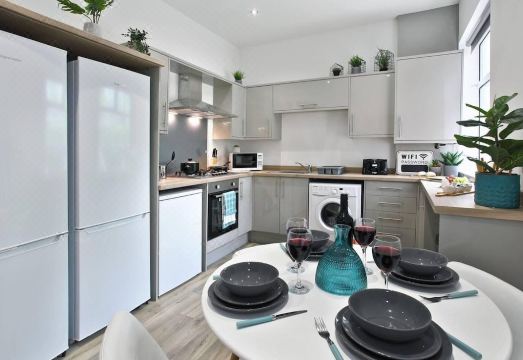 Stunning 4-Bed House in Manchester Hotel Overview