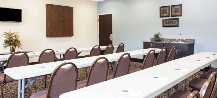 Microtel Inn & Suites by Wyndham Spring Hill/Weeki Wachee图片