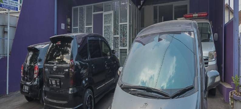 红多兹酒店-万隆加托特苏布罗托街3号(RedDoorz @ Gatot Subroto Street Bandung 3)图片