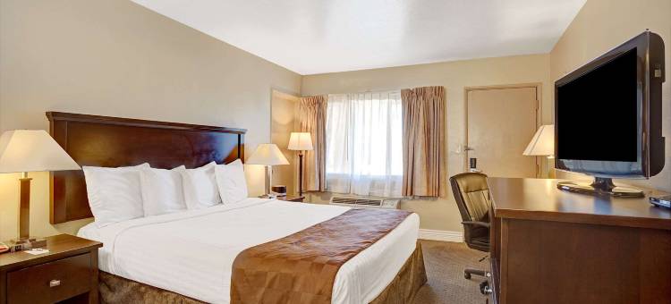 埃弗里特市中心Travelodge by Wyndham酒店(Travelodge by Wyndham Everett City Center)图片
