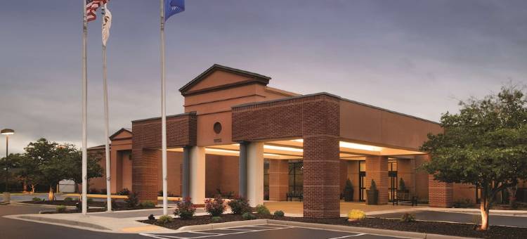 密尔沃基布鲁克菲尔德希尔顿逸林酒店(DoubleTree by Hilton Hotel Milwaukee - Brookfield)图片