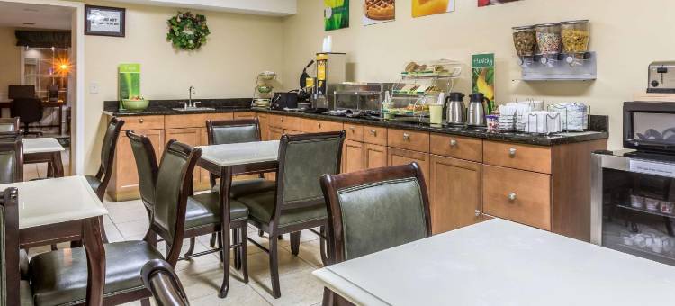 奥科尼湖附近凯艺套房酒店(Quality Inn & Suites Near Lake Oconee)图片