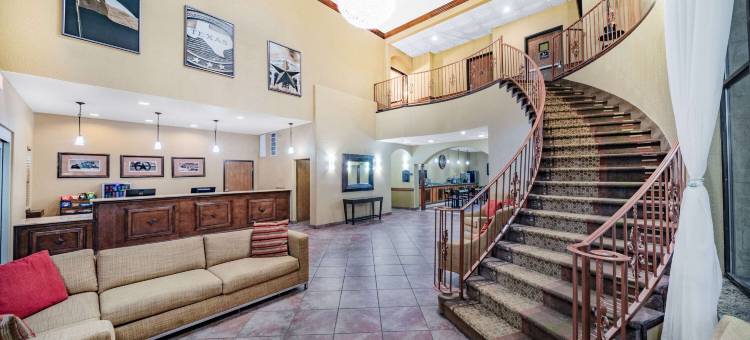 库埃罗呗盟套房酒店(Baymont by Wyndham Cuero)图片